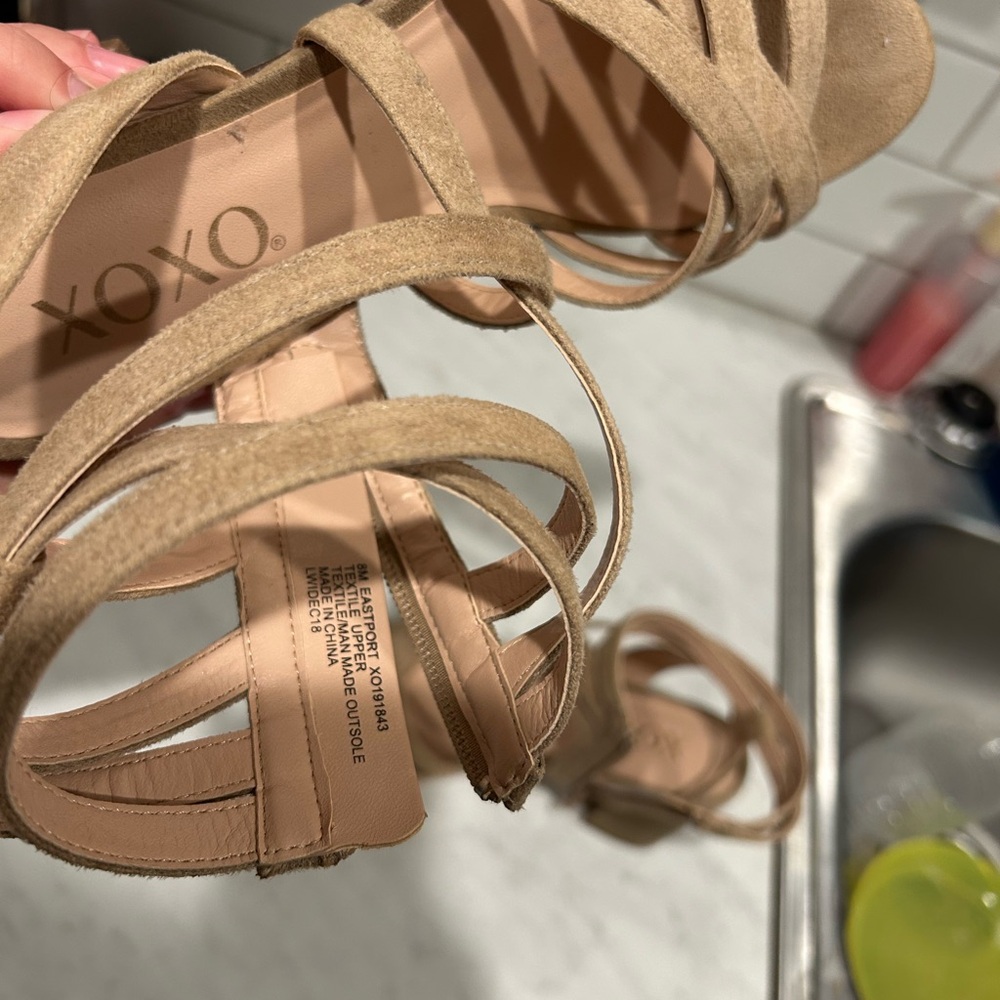 XOXO Tan Strappy Block Heel Sandals - Picture 4 of 4